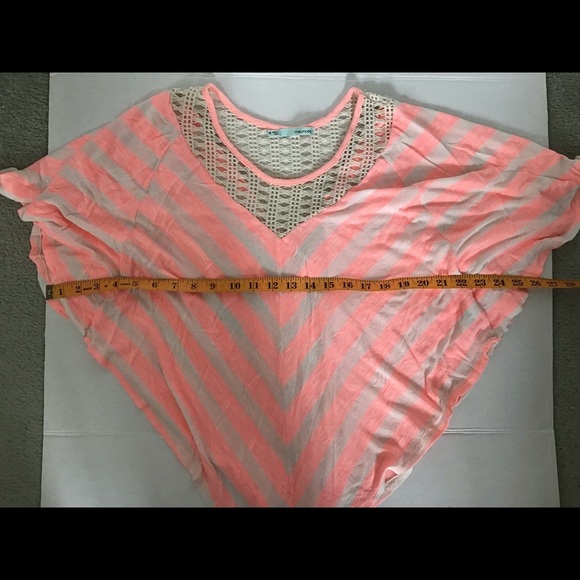 💖Host Pick💖 Maurices dolman sleeve, chevron-striped top with crochet detailing - Picture 10 of 12